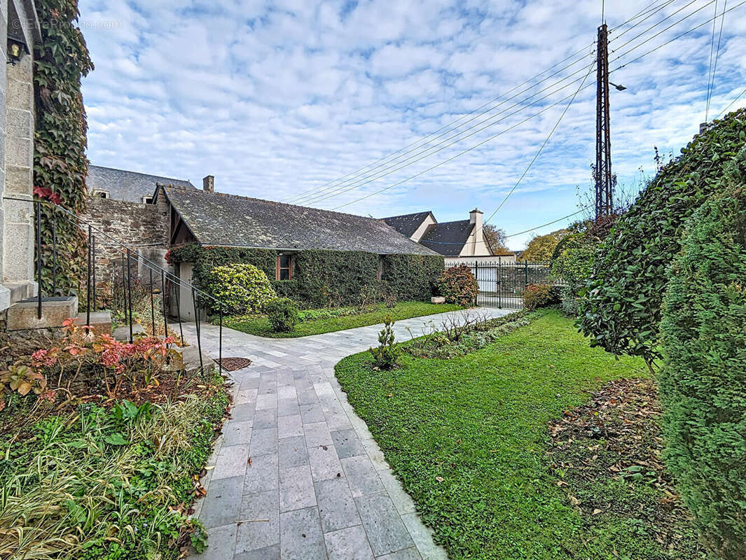 Maison à DOL-DE-BRETAGNE