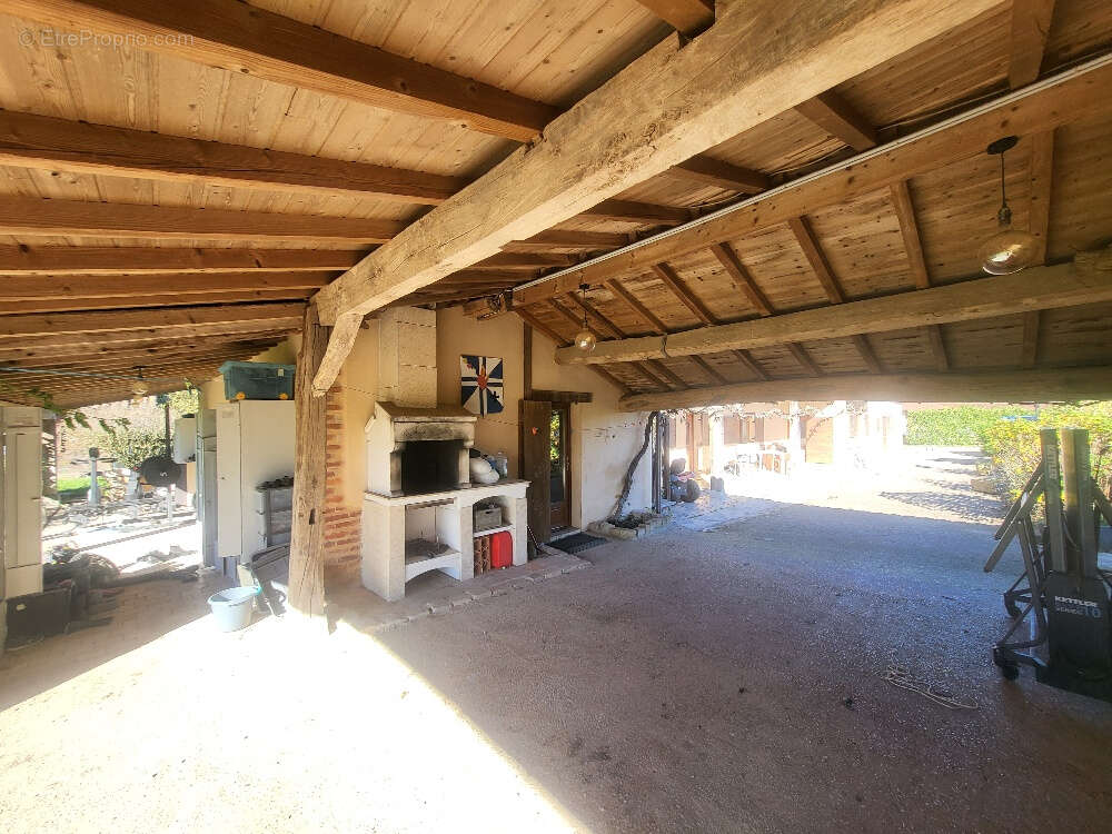 Maison à NEUVILLE-LES-DAMES