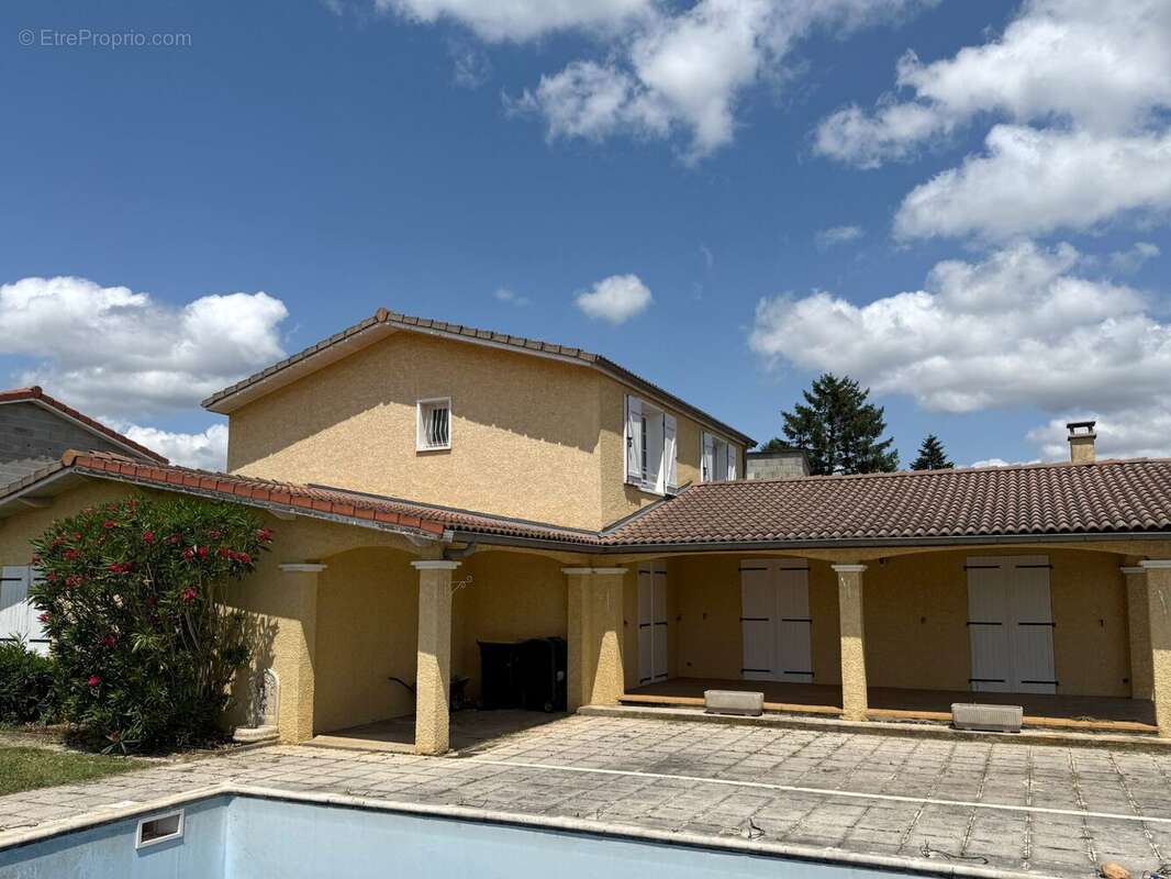 Maison à SAINT-CLAIR-DU-RHONE