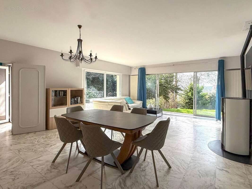 Maison à SAULX-LES-CHARTREUX