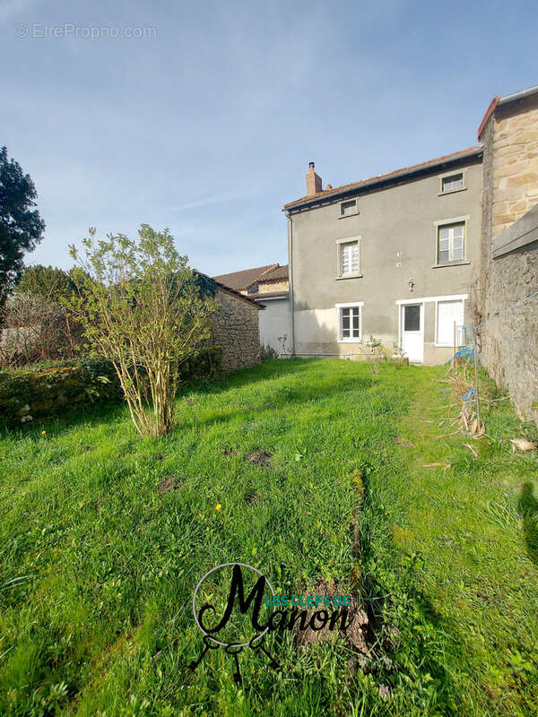 Maison à CHATEAUPONSAC