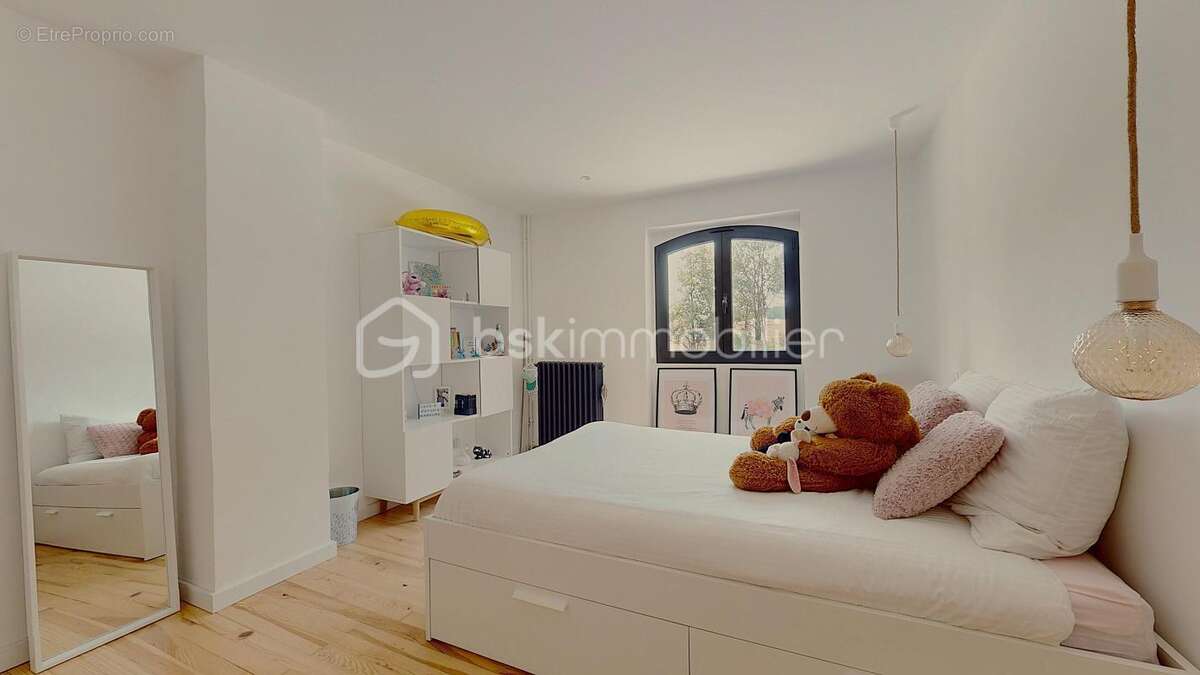 Propriete avec parc, dependance et piscine - photo 24