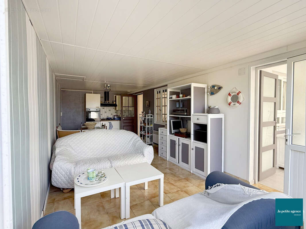 Maison 72 m² à Saint-Jean-De-La-Riviere  - photo 3