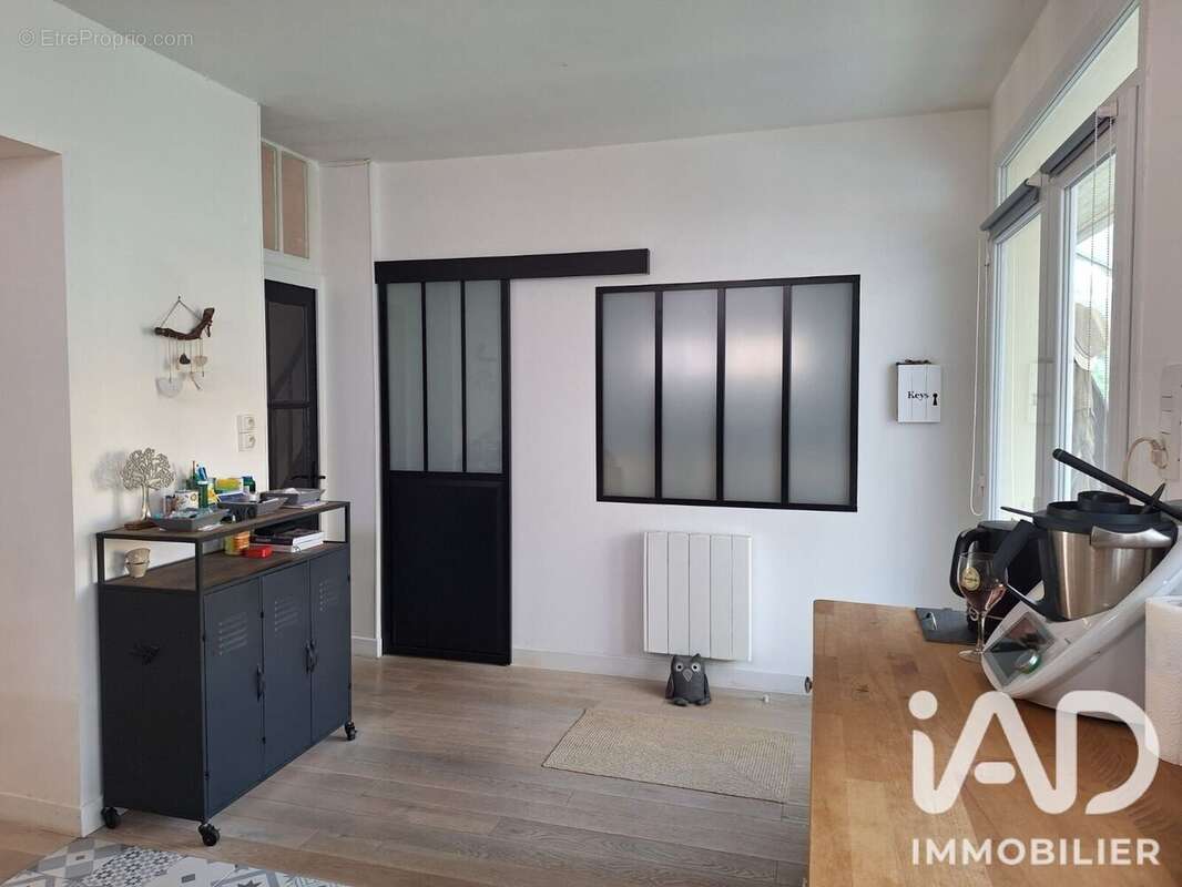 Maison 216 m² à Gardonne  - photo 5