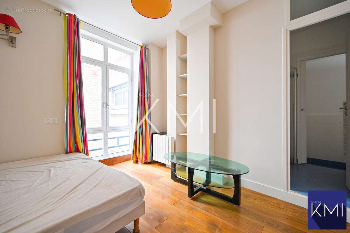 Appartement à PARIS-18E