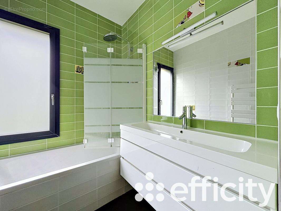 Maison 235 m² à Communay  - photo 26