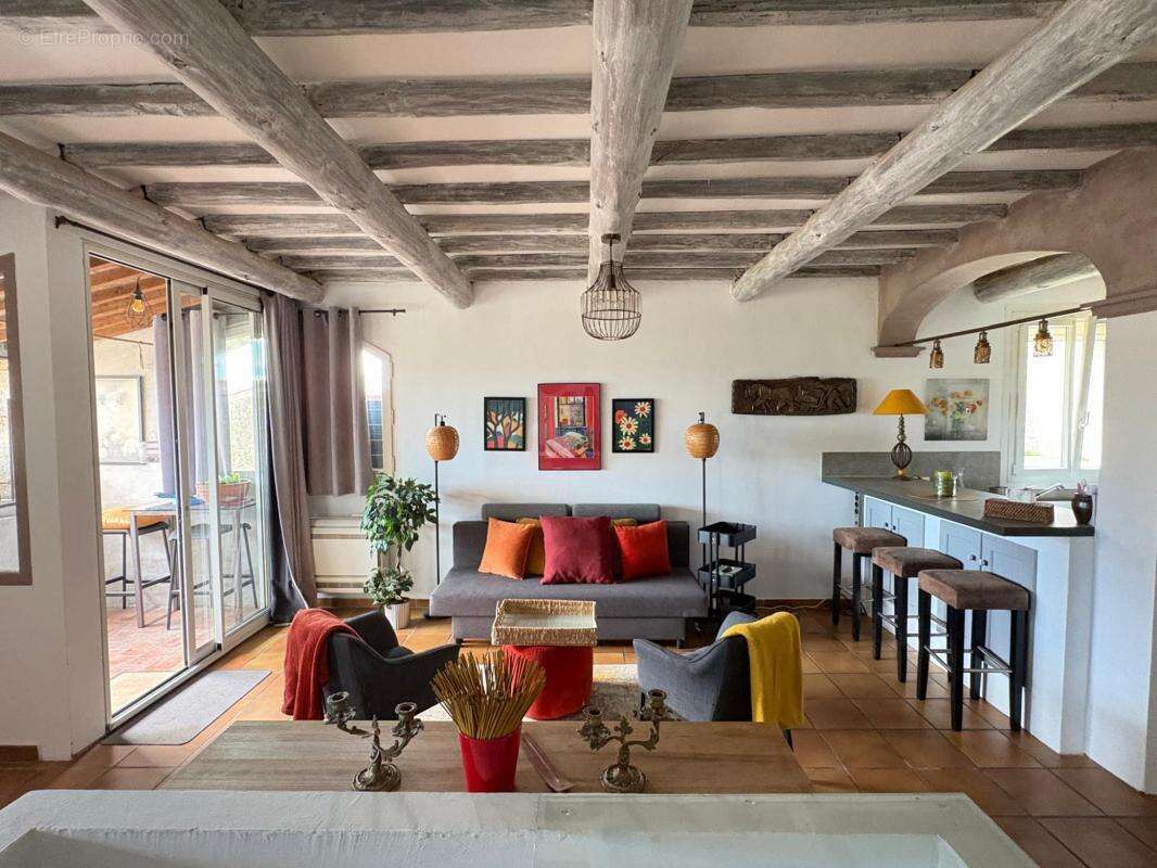 Maison à CUCURON