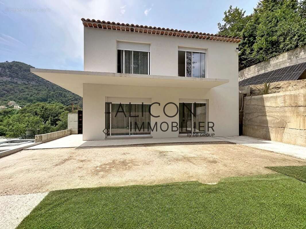 Maison à TOURRETTE-LEVENS