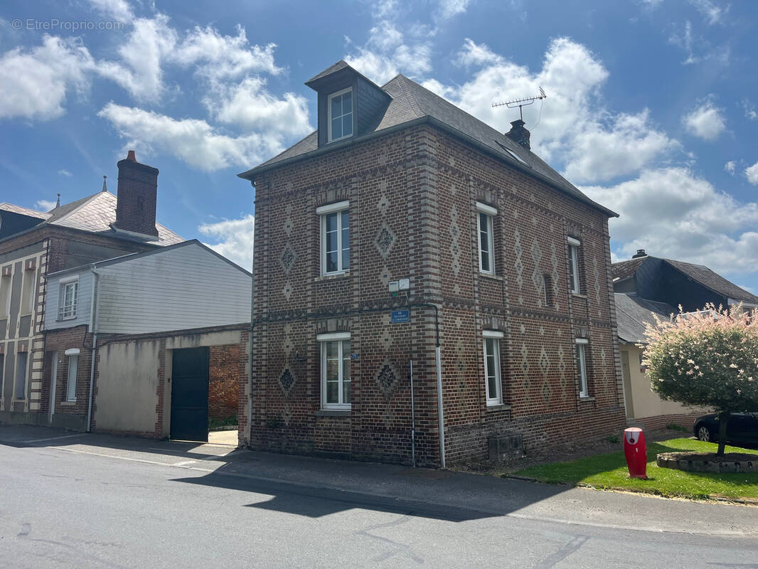 Maison à SAINT-VICTOR-L'ABBAYE