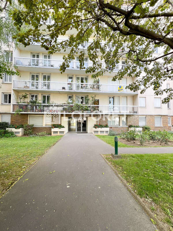 Appartement à MONTROUGE