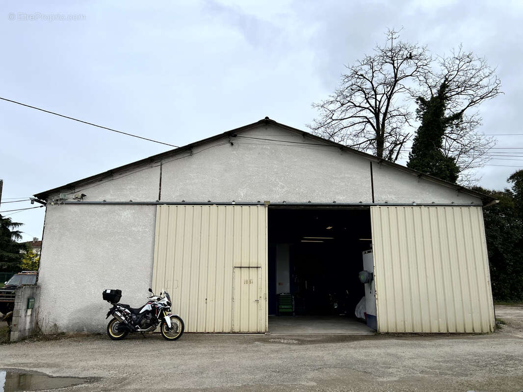 A vendre hangar avec terrain à bâtir - photo 4