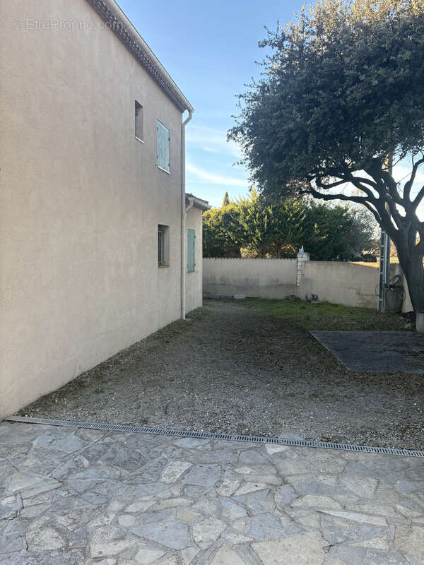 Maison à VILLEVIEILLE