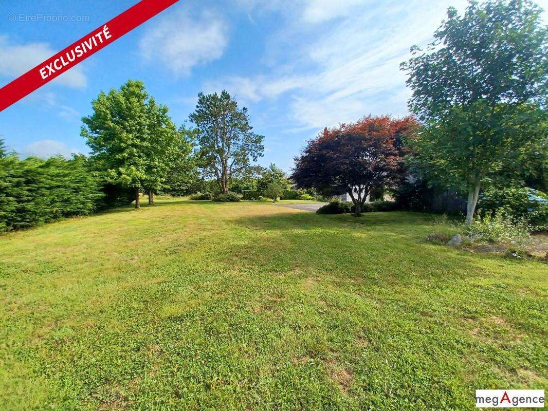 Maison à SAINT-BRICE-EN-COGLES