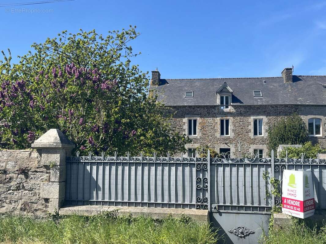 Maison à PLOUER-SUR-RANCE