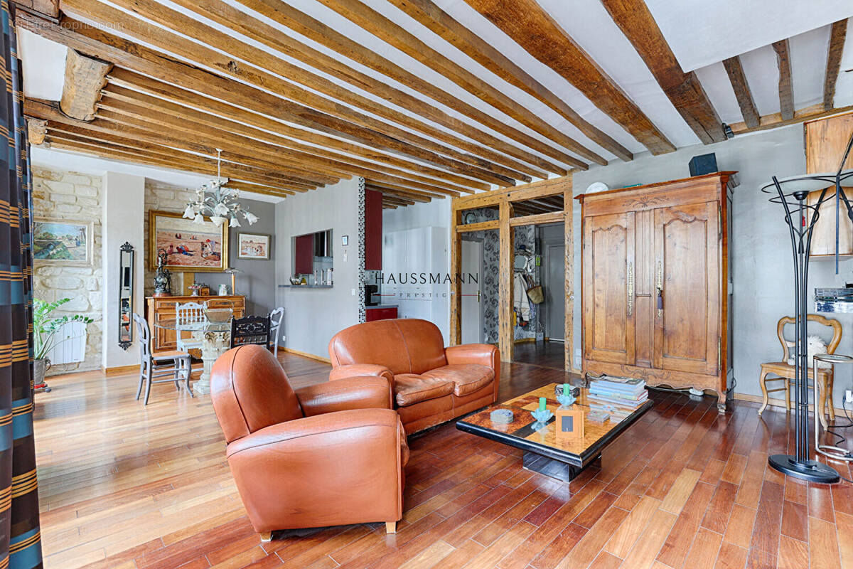Appartement à PARIS-1E