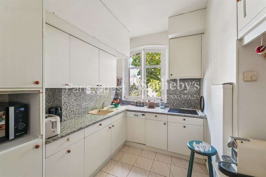 Appartement à NEUILLY-SUR-SEINE