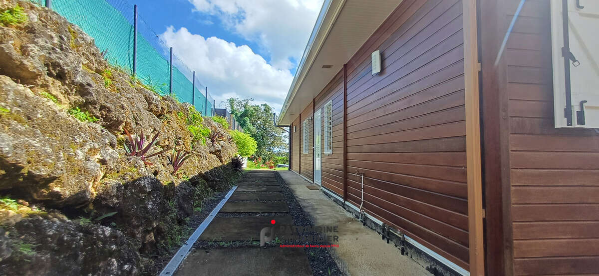 Maison t4 de 95 m2 sur terrain de 1000 m2 avec piscine et vue degagée sur petit bourg - photo 10
