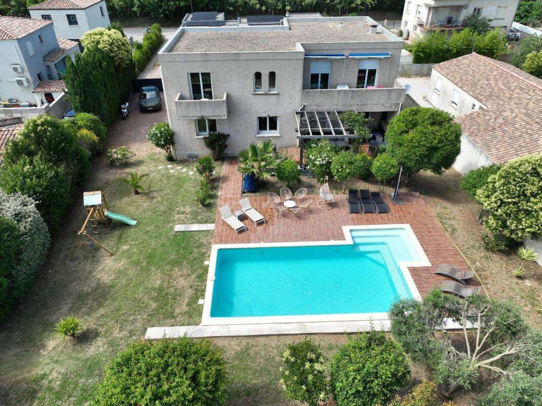Maison à VALERGUES