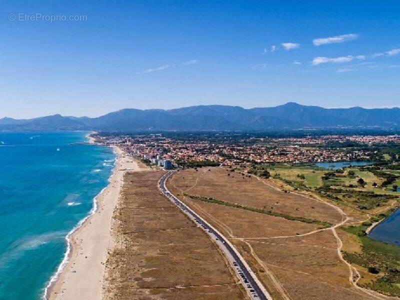 Terrain à SAINT-CYPRIEN