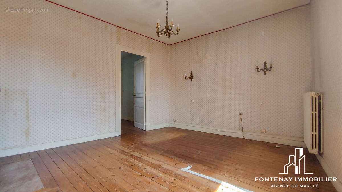 Maison à FONTENAY-LE-COMTE