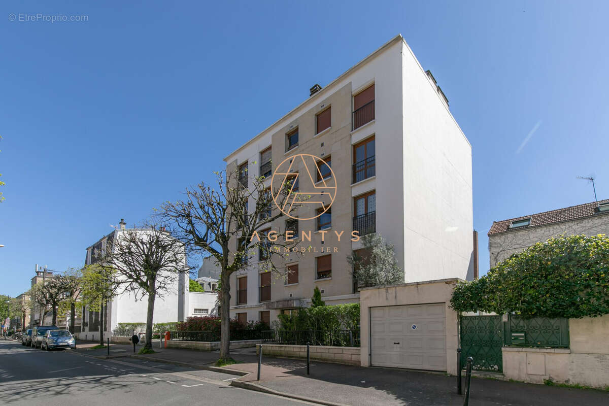 Appartement à SAINT-MAUR-DES-FOSSES