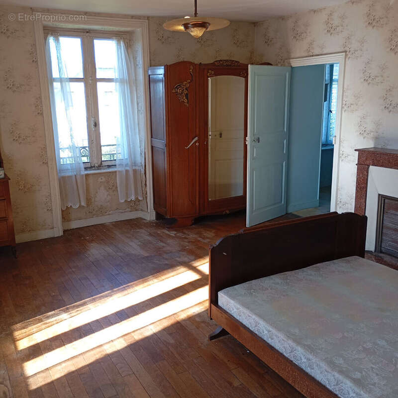 Maison à BUSSIERE-GALANT