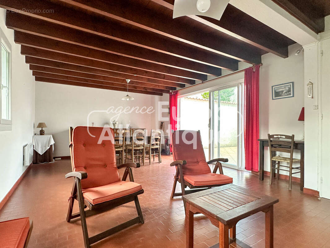 Maison à LES MATHES