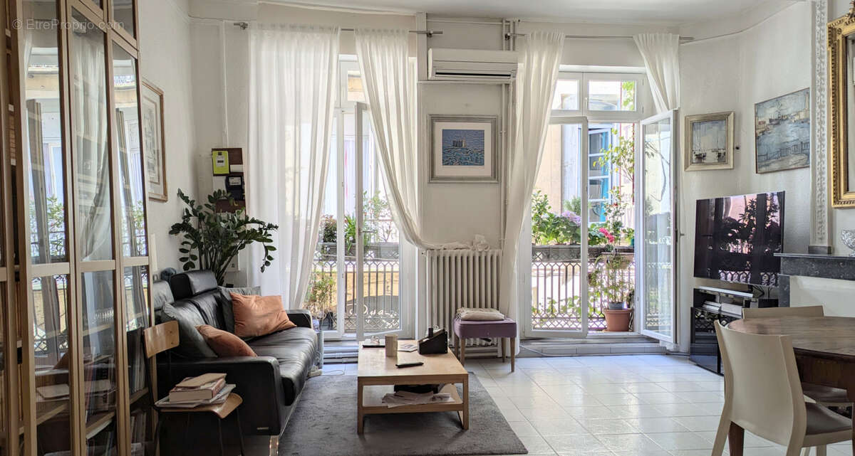 Boutique Hôtel Haussmannien a vendre + Brunch café concept  400 m2 vue sur les toits. - photo 6