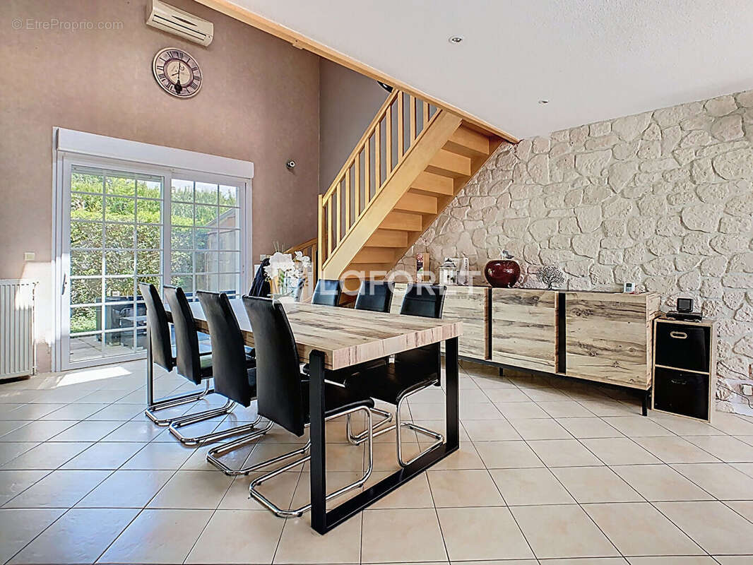 Maison à LES ISLETTES