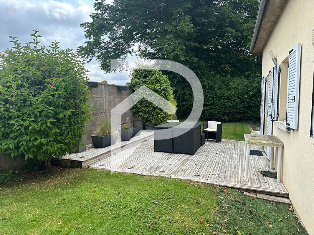 Maison à LE PLESSIS-HEBERT