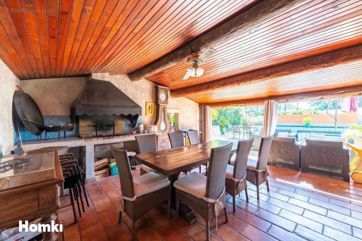 Maison à SUZE-LA-ROUSSE