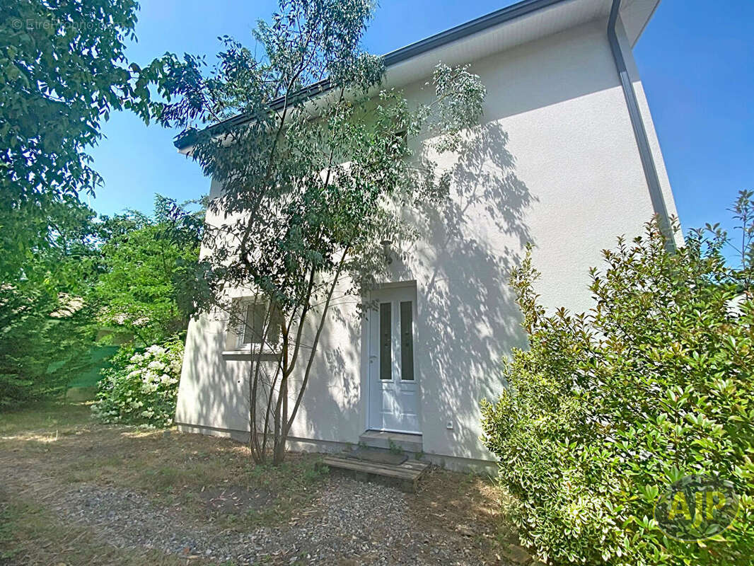 Maison 3 chambres avec Jardin - photo 2