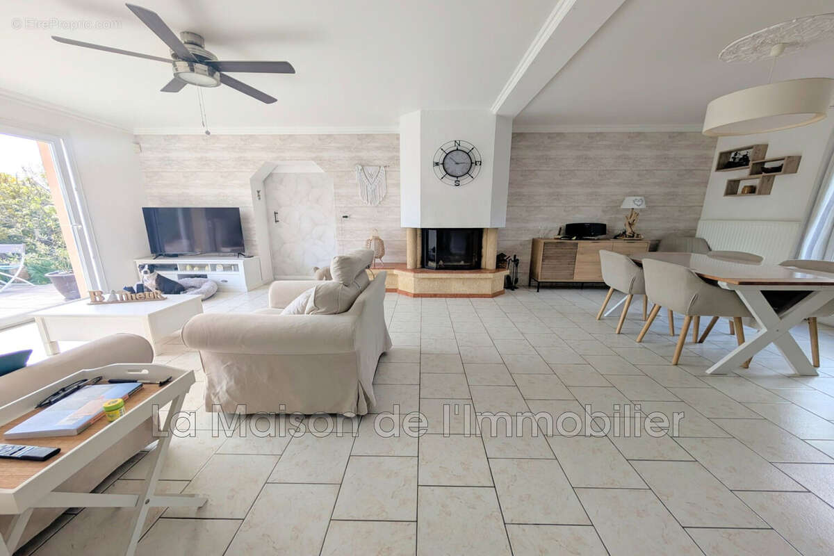 Maison à CRIQUEBEUF-SUR-SEINE