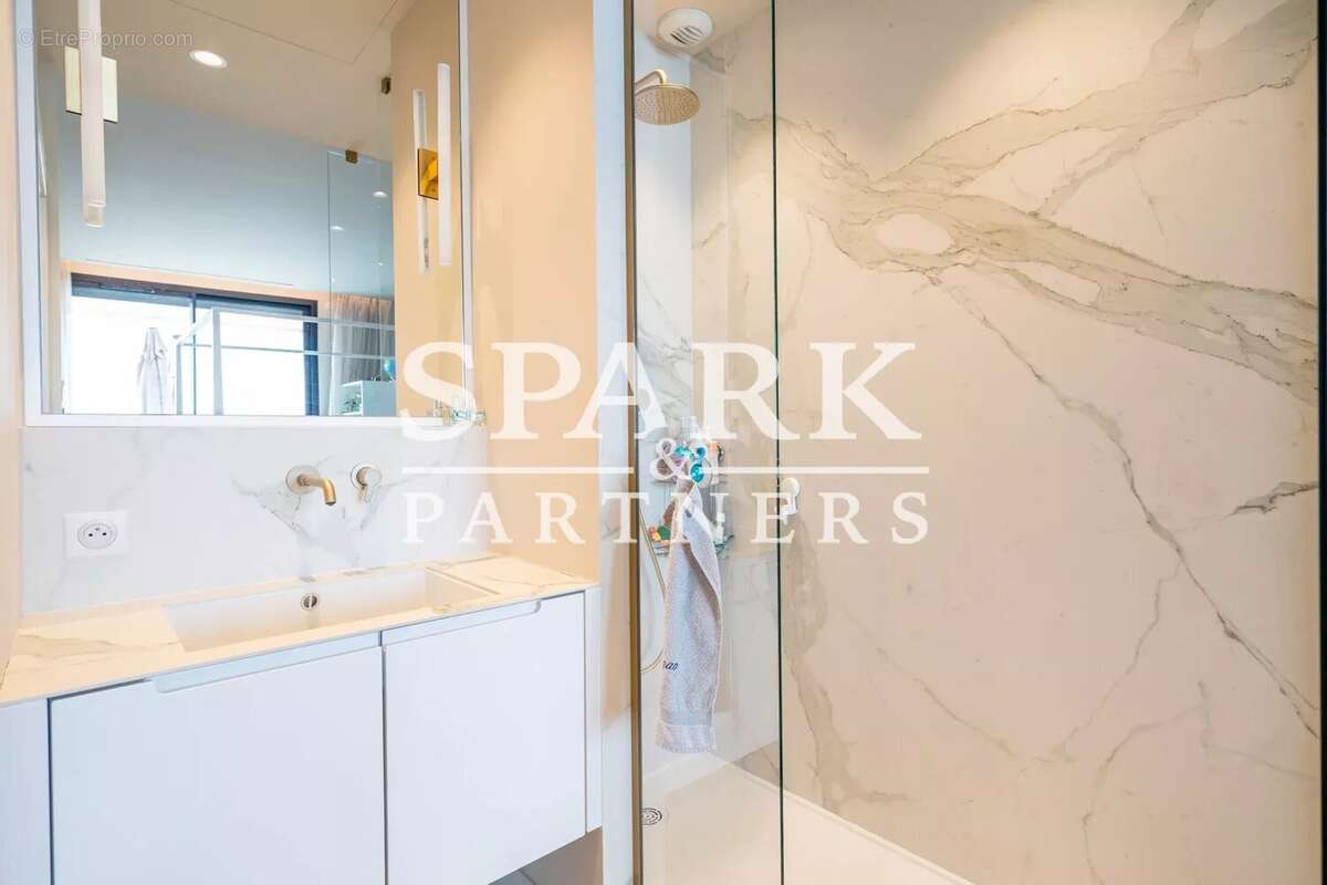 Appartement à ROQUEBRUNE-CAP-MARTIN