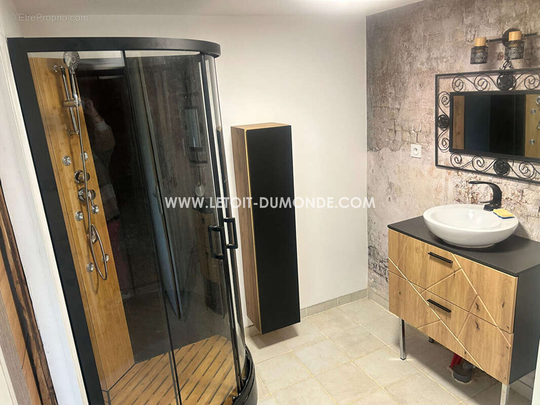 Maison à SAINT-VINCENT-DE-CONNEZAC