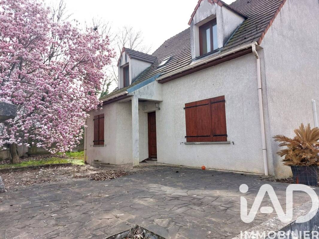 Photo 1 - Maison à SAINT-THIBAULT-DES-VIGNES