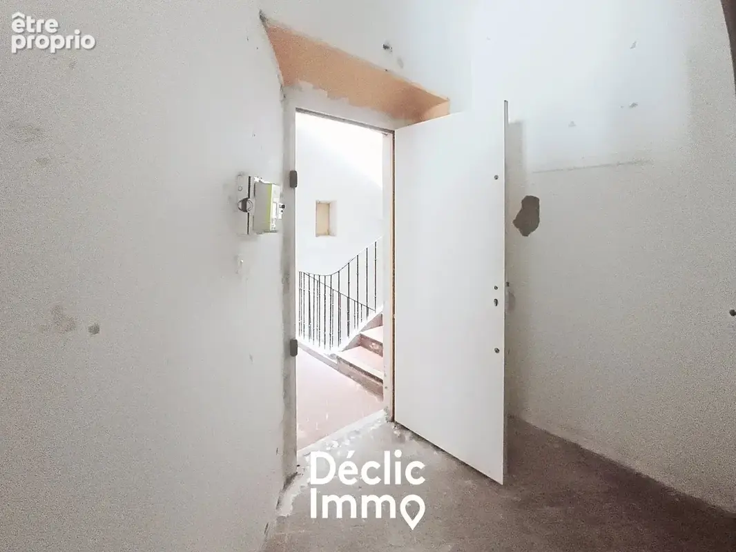 2 appartements a vendre - 1er et 2eme etage - 77m2 - a renover entierement - grasse - photo 5
