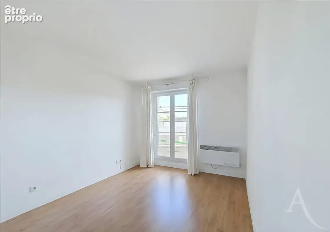 Mantes la Joie - Appartement T4 de 86.01 m² - 3 chambres - parking - proche gare - photo 10