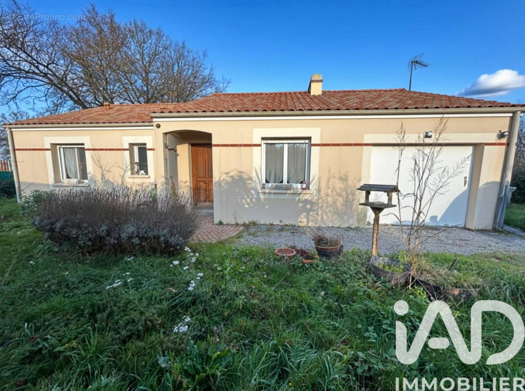 Photo 1 - Maison à BOUGUENAIS