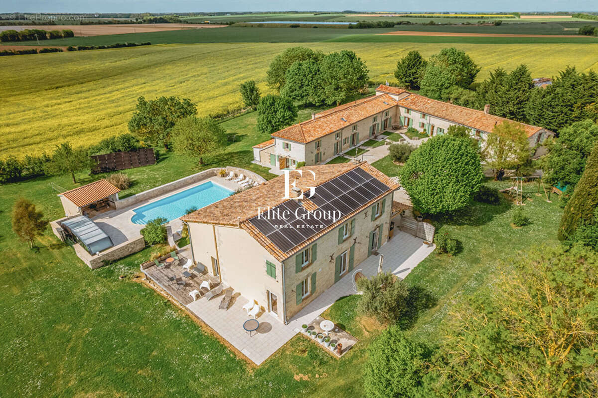 Maison à SURGERES