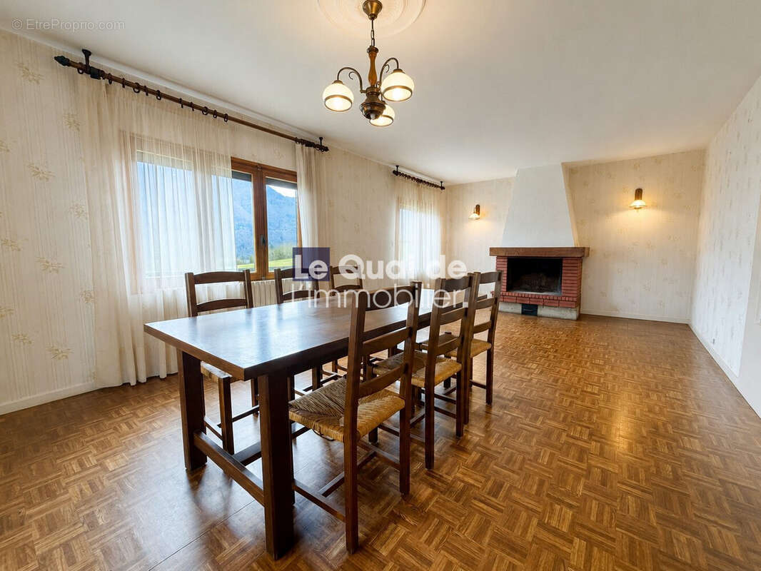 Maison 159 m² à Chateauneuf  - photo 2