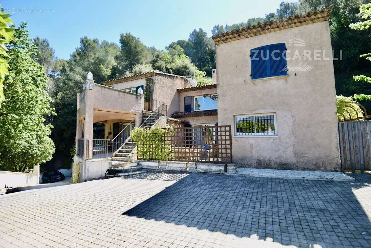 Maison à COLOMARS