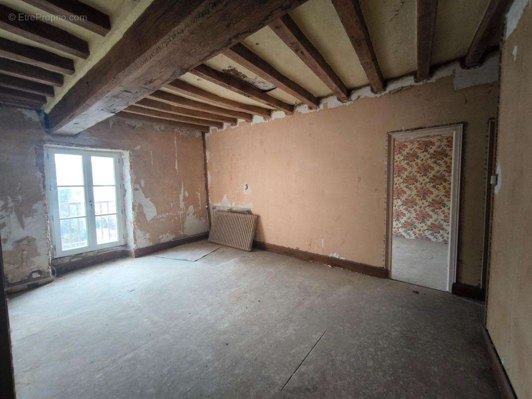 Appartement à POUANCE