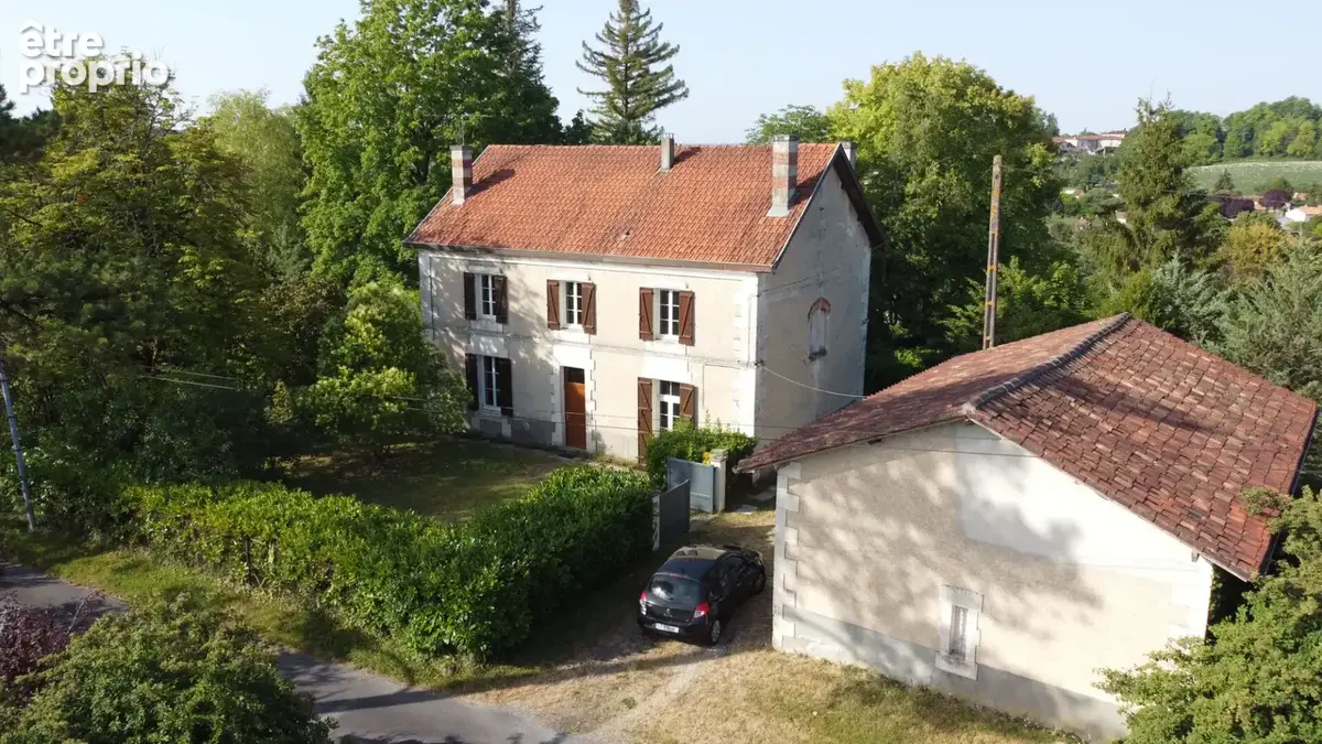 Magnifique maison de maître à rafraîchir avec granges et maisonnette à rénover - photo 2