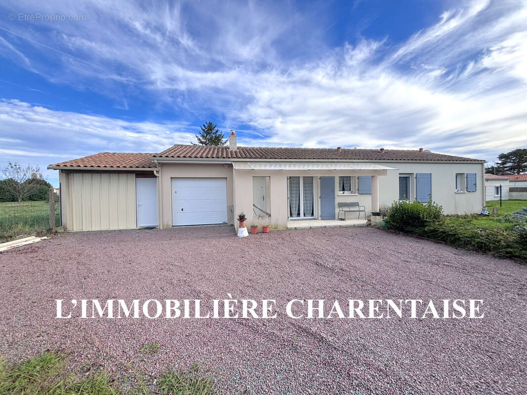 Maison à CORME-ECLUSE