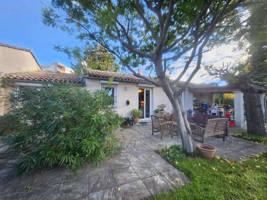 Appartement à LE CANNET