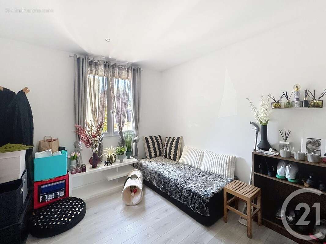 Maison 98 m² à Lorrez-Le-Bocage-Preaux  - photo 2