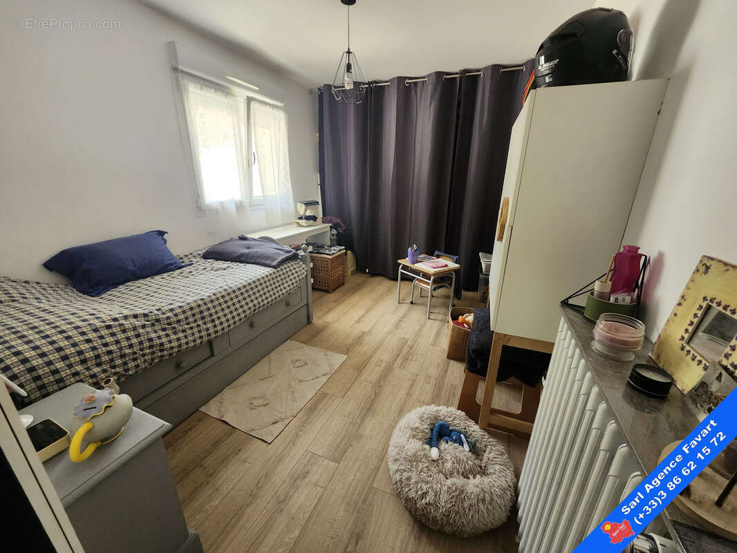 Jolie maison rénovée avec grand jardin, maison d'amis et garage. - photo 6