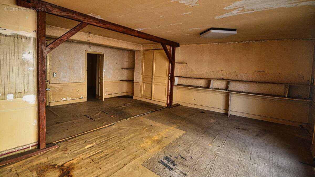 À VENDRE  VICHY - Maison 5 chambres à fort potentiel - photo 7