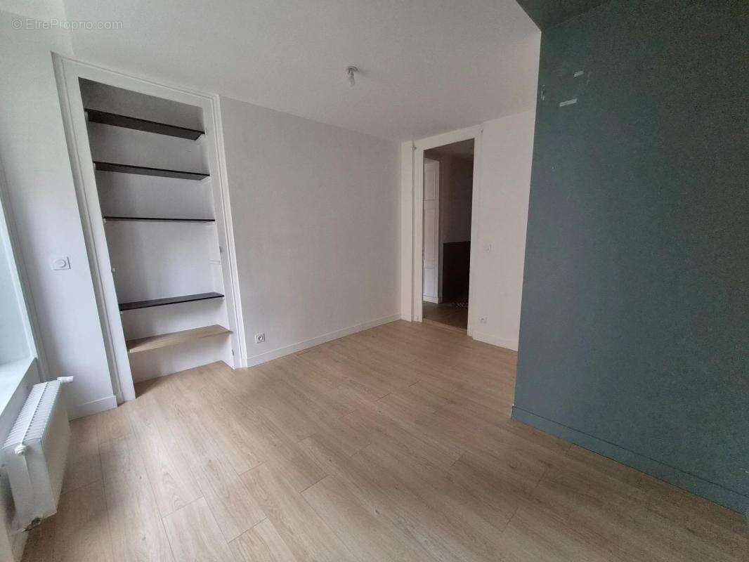 Beau T4. 25 rue Jules Ledin. Dpe C. Appartement rénové avec cachet - photo 17